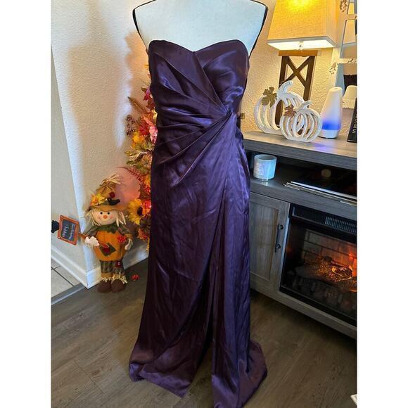 David's Bridal dress size 10 strapless‎ - Picture 1 of 2